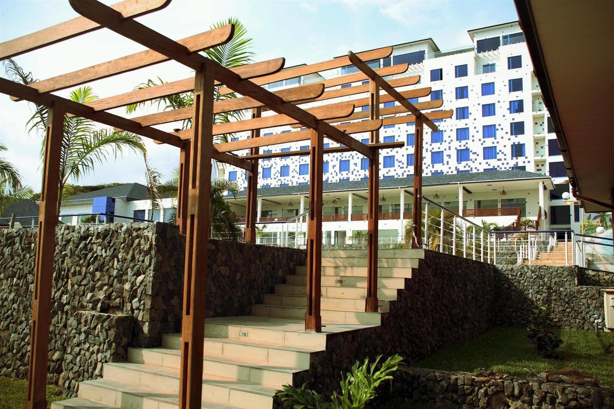 Best Western Plus Serene Atlantic Hotel Sekondi-Takoradi Экстерьер фото