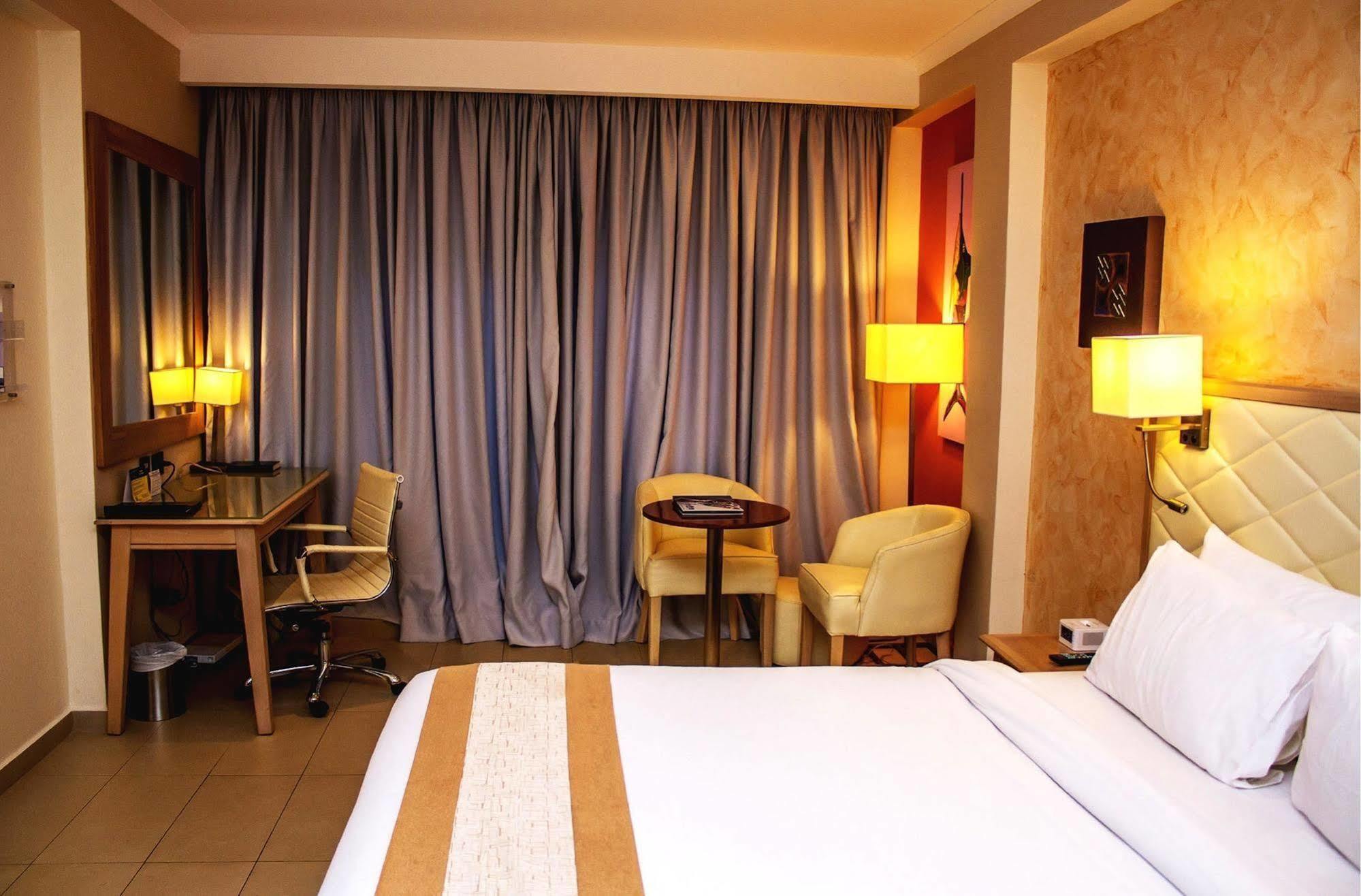 Best Western Plus Serene Atlantic Hotel Sekondi-Takoradi Экстерьер фото